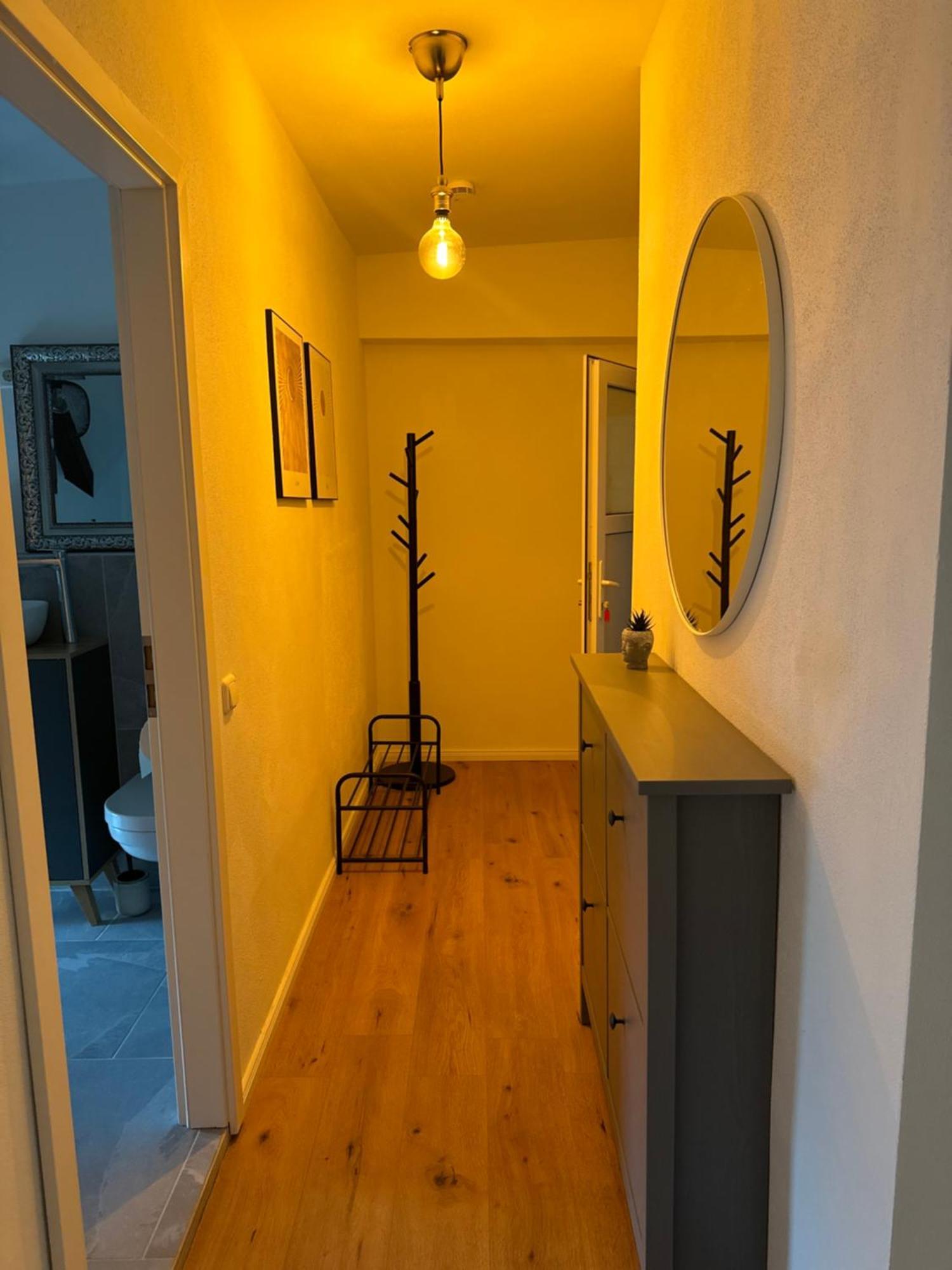 Appartement "Nina"Im Dachgeschoss, Inklusive Parkplatz Halle  Ngoại thất bức ảnh