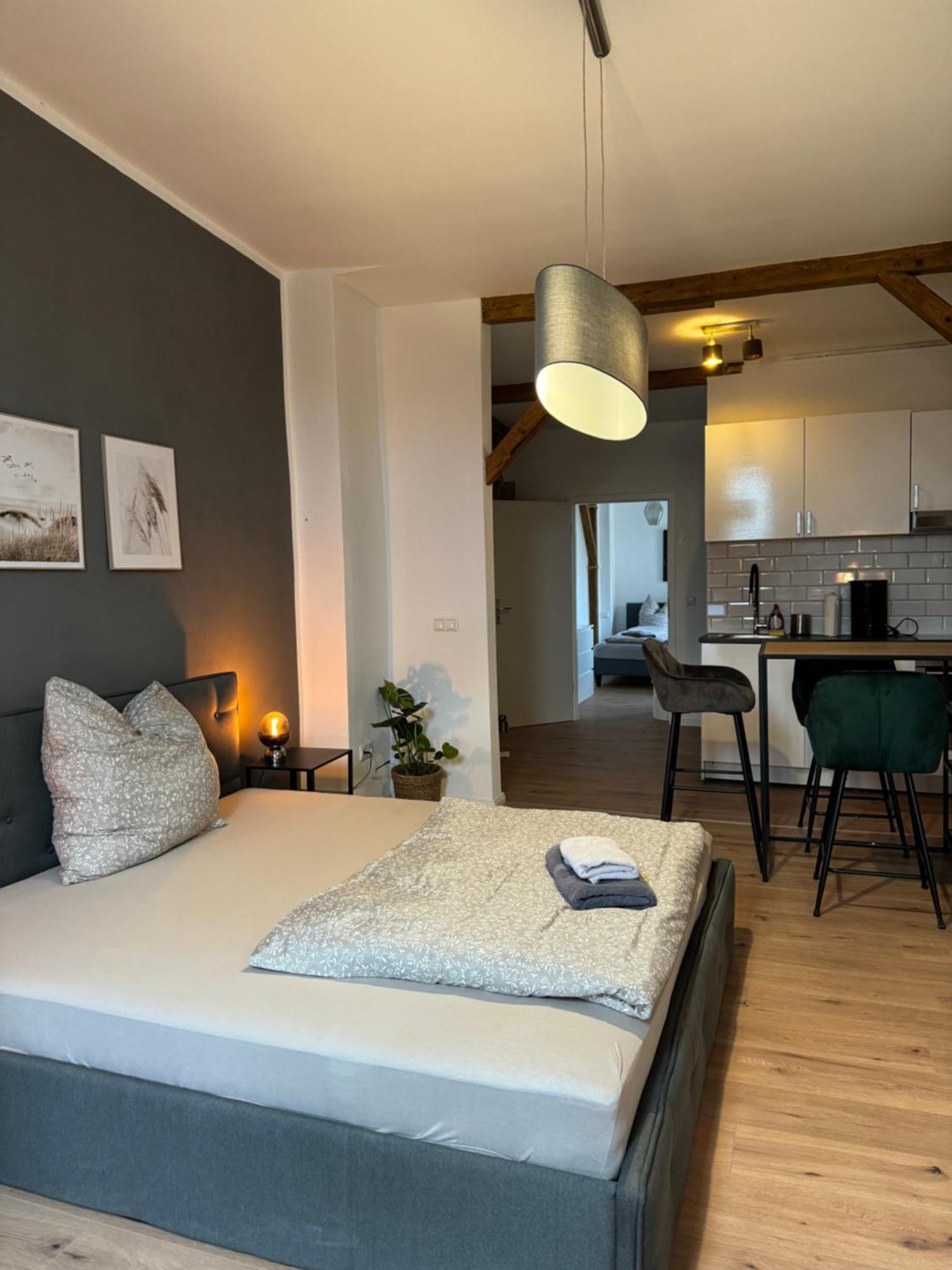 Appartement "Nina"Im Dachgeschoss, Inklusive Parkplatz Halle  Ngoại thất bức ảnh