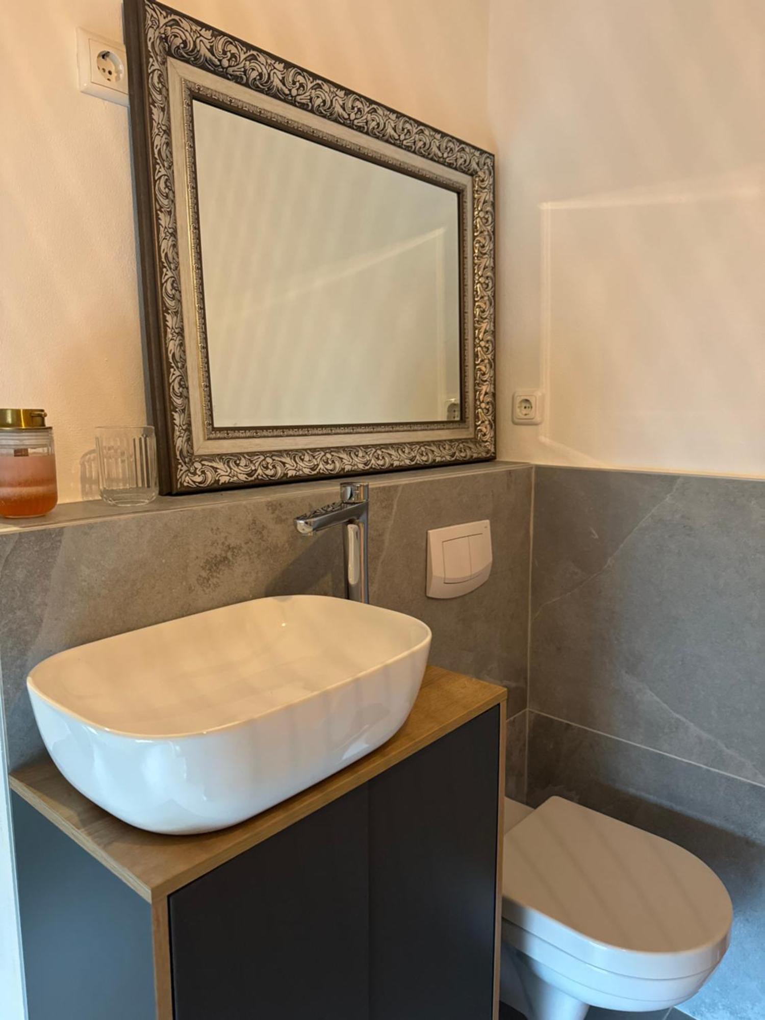Appartement "Nina"Im Dachgeschoss, Inklusive Parkplatz Halle  Ngoại thất bức ảnh