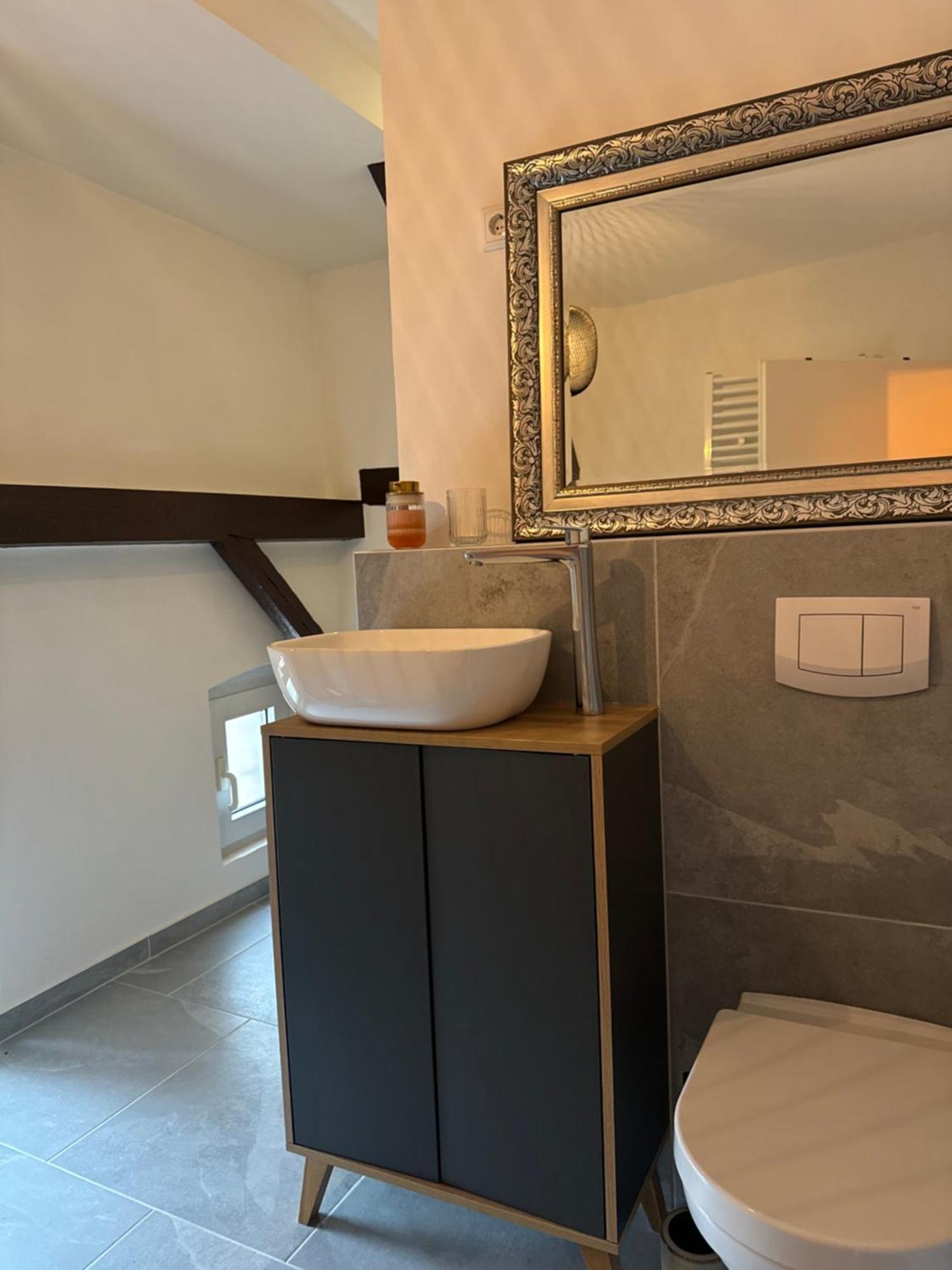 Appartement "Nina"Im Dachgeschoss, Inklusive Parkplatz Halle  Ngoại thất bức ảnh